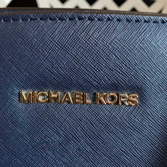 Michael Kors | Selma Satchel - Picture 8 of 9